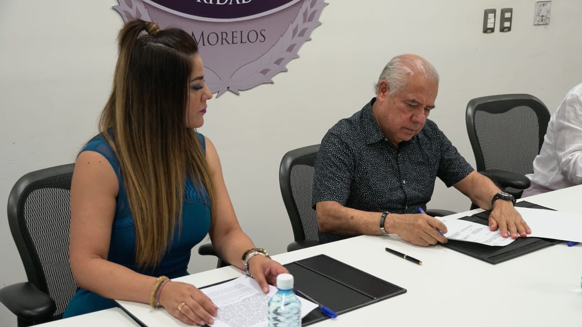 GobiernoMorelos's tweet photo. Dan continuidad @CES_Morelos e @ICATMOR_OFICIAL con trabajos en favor de la mujer morelense

https://t.co/mwmL4xyFZ2 https://t.co/4Q1wRmnttB