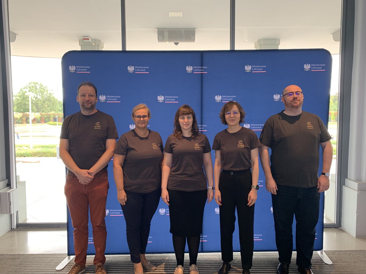 Dzisiaj podczas #IGF2023 we Wrocławiu mówiliśmy o Narodowym Centrum Kompetencji #HPC, superkomputerach, ich zastosowaniu i możliwościach oraz o #EuroCC. Dziękujemy, że byliście na sali i oglądaliście online:)
CI TASK (<a href="/PolitechnikaGda/">Politechnika Gdańska</a>)
<a href="/Cyfronet/">ACK Cyfronet AGH</a>  
WCSS (<a href="/PWr_Wroclaw/">Politechnika Wrocławska</a>).