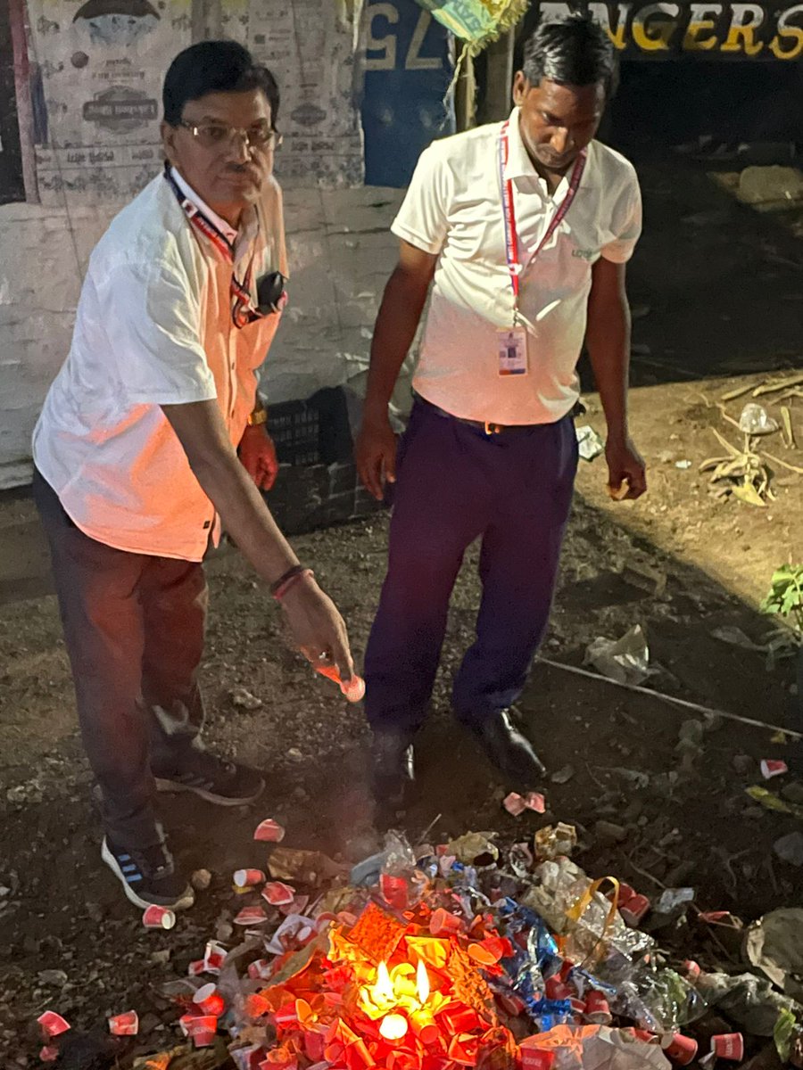 acib_india's tweet photo. सेवा का छठा दिन।🙏
विश्व प्रसिद्ध पितृपक्ष मेला महाकुंभ में #ACIB के पदाधिकारियों द्वारा स्वच्छता अभियान को जारी रख सेवा देते हुए।
सेवा परमो धर्म: #ACIB #AgainstCorruption #bihar #gaya #PitraPakshmela2023 @gaya_dm https://t.co/VAuoca56wl