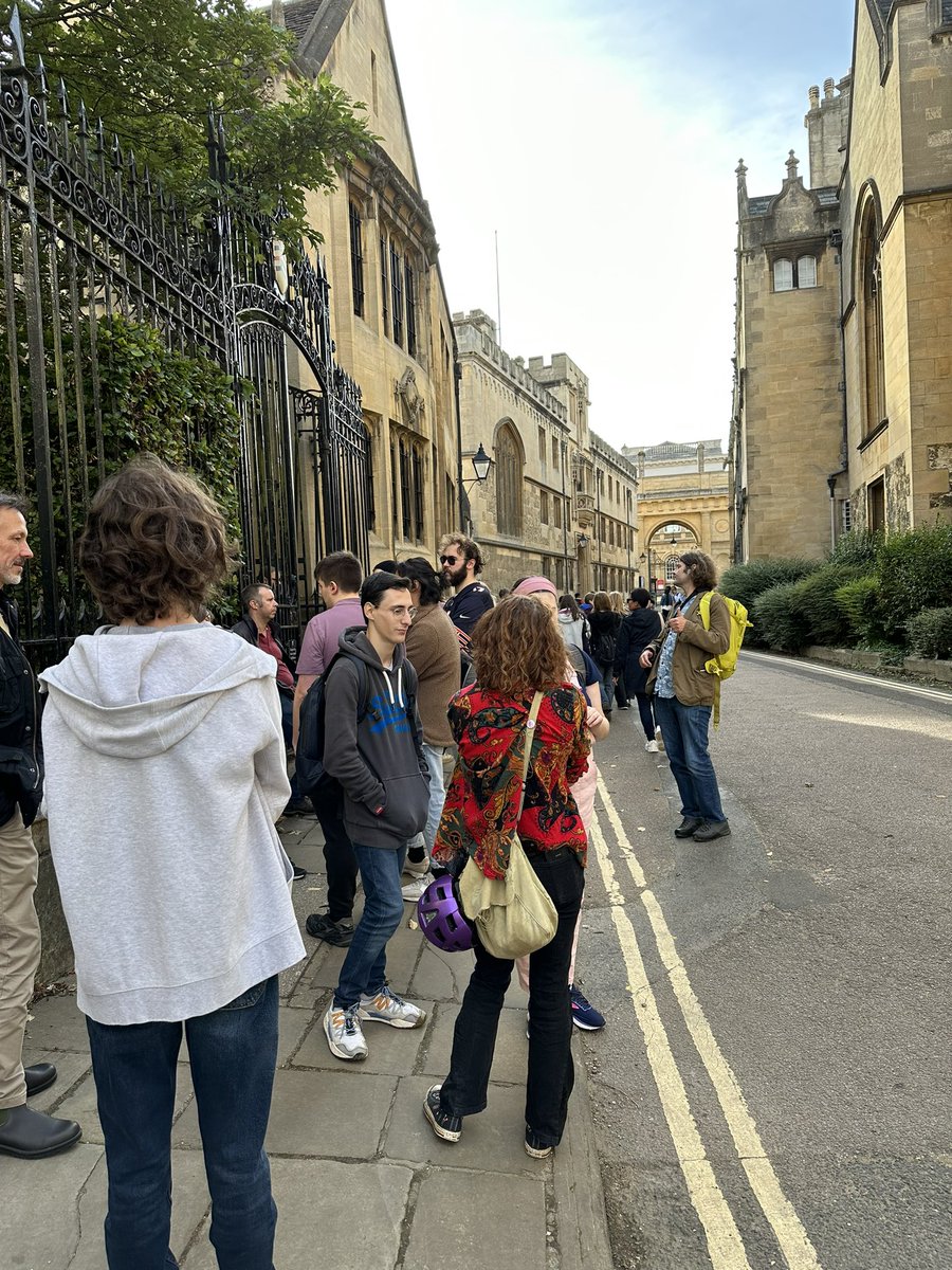 brookes_philos's tweet photo. New academic year starts with @brookes_philos walk around Oxford. Locke, Hobbes, Seneca, Coffee House Culture, #RhodesMustFall all get a mention. #philosophy #eclectic https://t.co/ysPgOxJntB