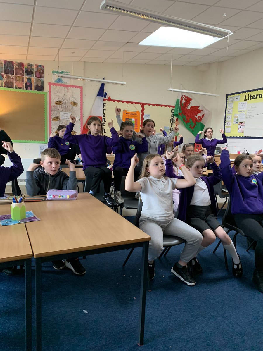 ynysboethpri1's tweet photo. Diolch to @ndeducation for organising some great workshops for Dosbarth Aber. British Sign Language followed by Life Saving ๐ https://t.co/un5i4IH598