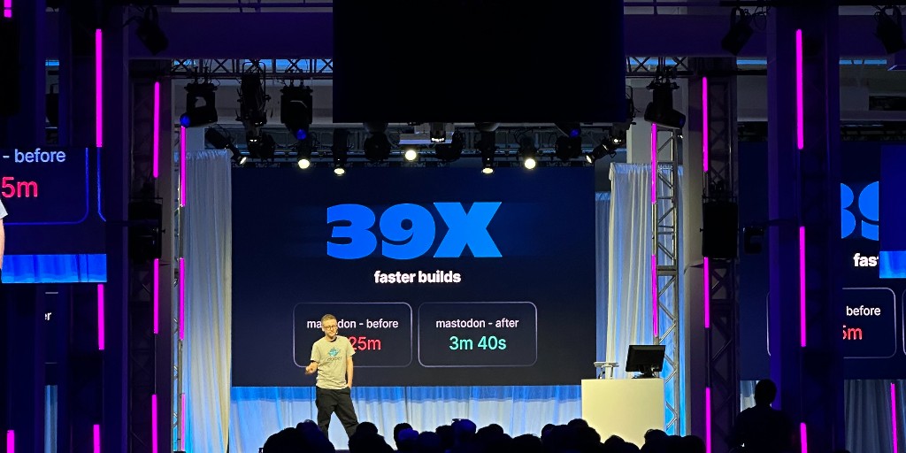 ⬆️ @scottcjohnston just unveiled the next-generation Docker Build at #DockerCon! Speeds up builds by as much as 39x 🤯. Watch live: bit.ly/3tpnLJ3