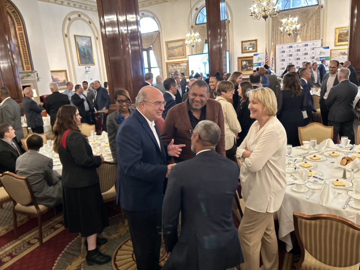 Looking forward to a big announcement by the <a href="/ILTollway/">Illinois Tollway</a> today to a sold out room at the <a href="/ulcchicago/">Union League Club</a>. Thank you to our sponsors <a href="/HNTBCorp/">HNTB</a> and Globetrotters and our media partner <a href="/politico/">POLITICO</a>.