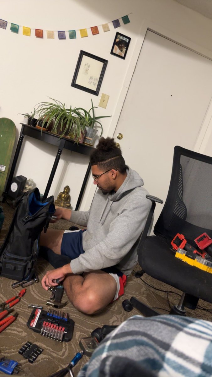 abbxrs's tweet photo. lol i’m a day late again but i love you nerd https://t.co/7D7f7NkEhi