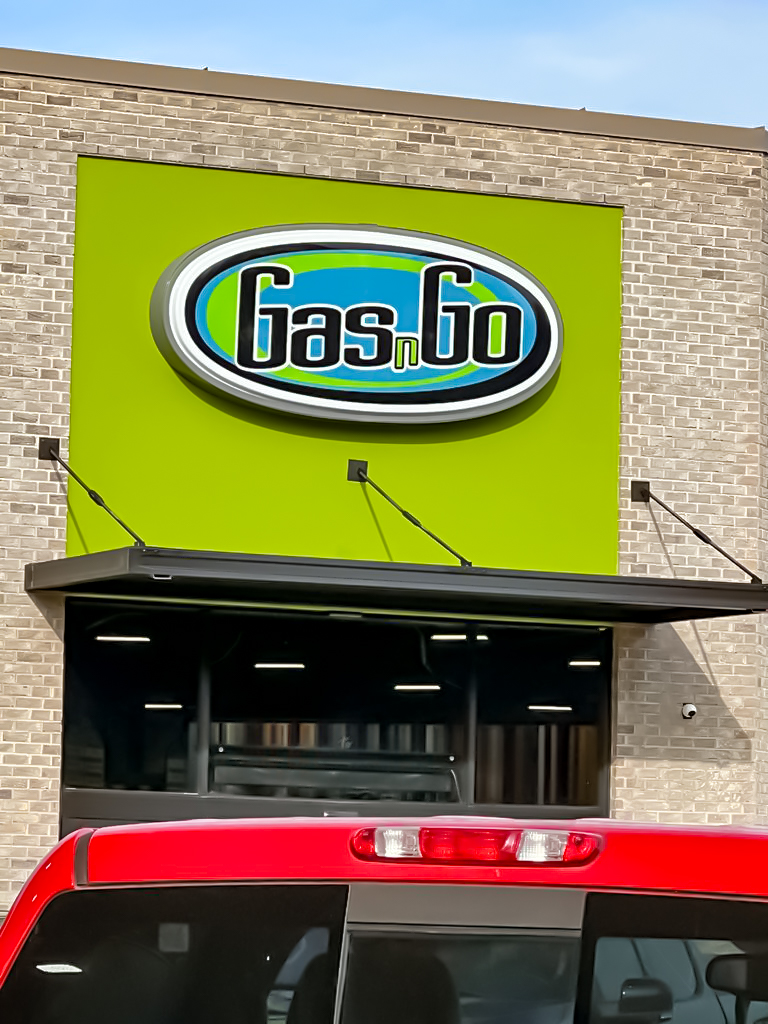 DualiteTweets's tweet image. &quot;Step into the new era of C-stores and gas stations with top-tier signage! Elevate your brand&apos;s presence and drive customer engagement like never before. 🌟⛽ #ModernSignage #CstoreEvolution #GasStationFuture