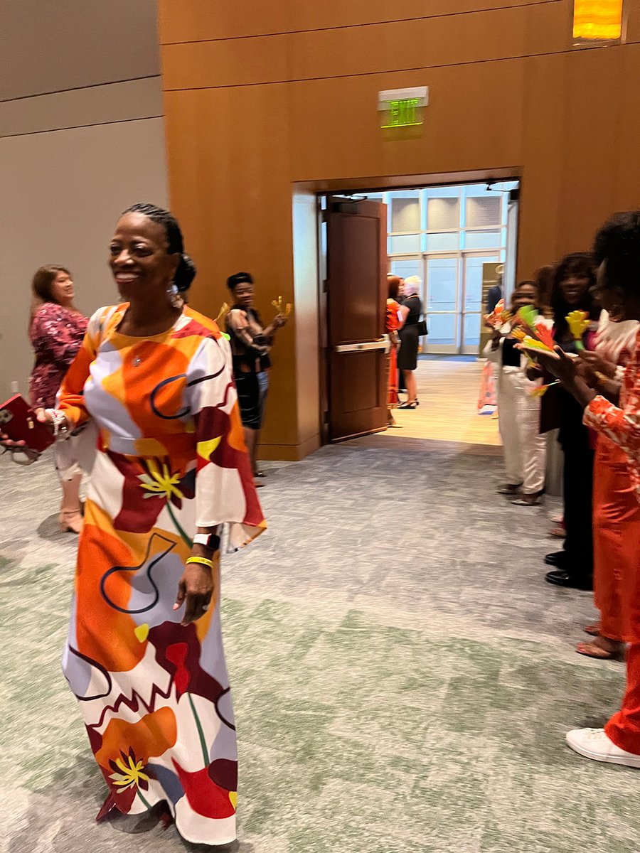 YWCAChasSC's tweet image. #WWB2023 | Ballroom doors opening at #WhatWomenBring! 

#BringingIt #PowerLunch