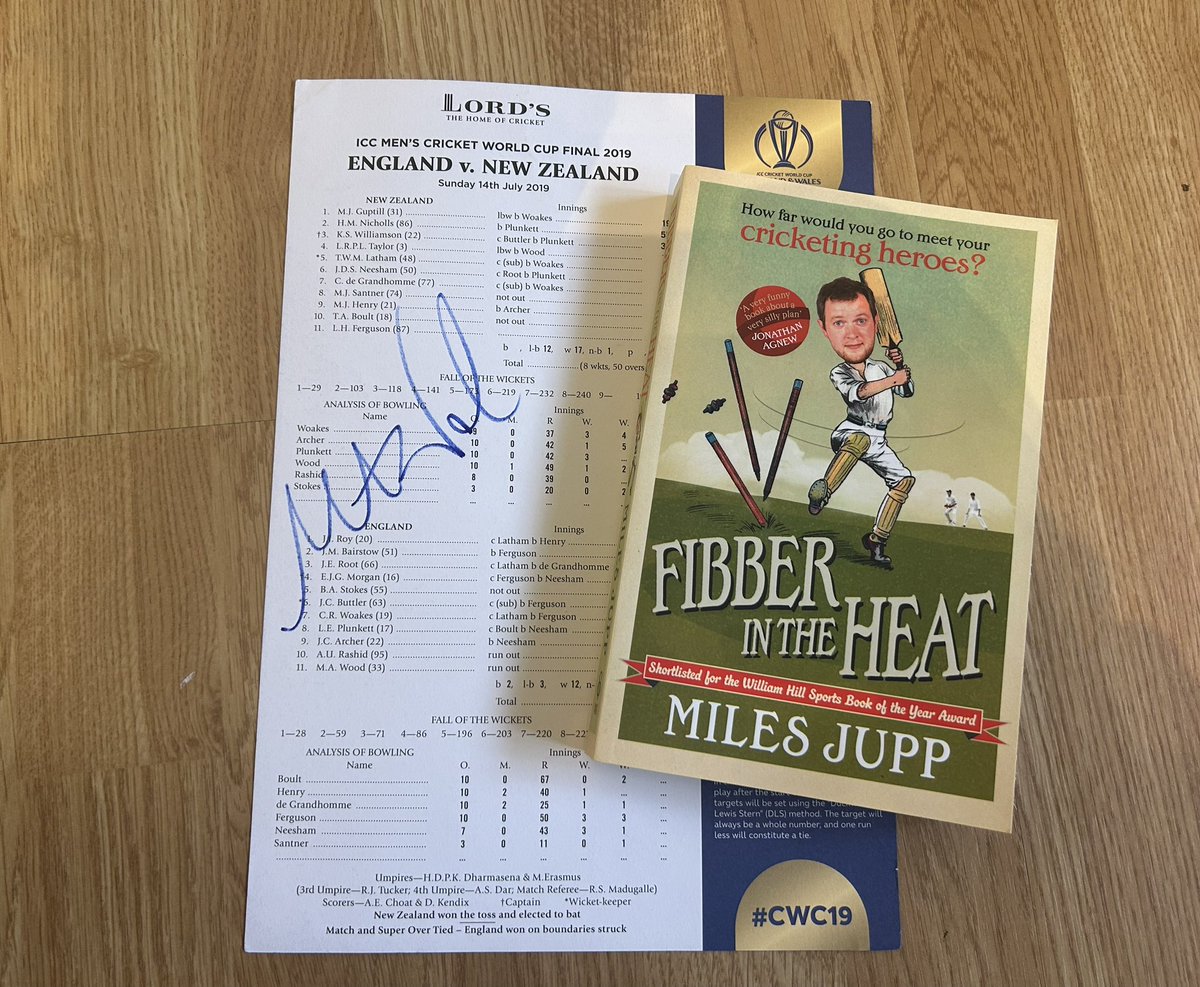 Middle Please, Umpire tweet media