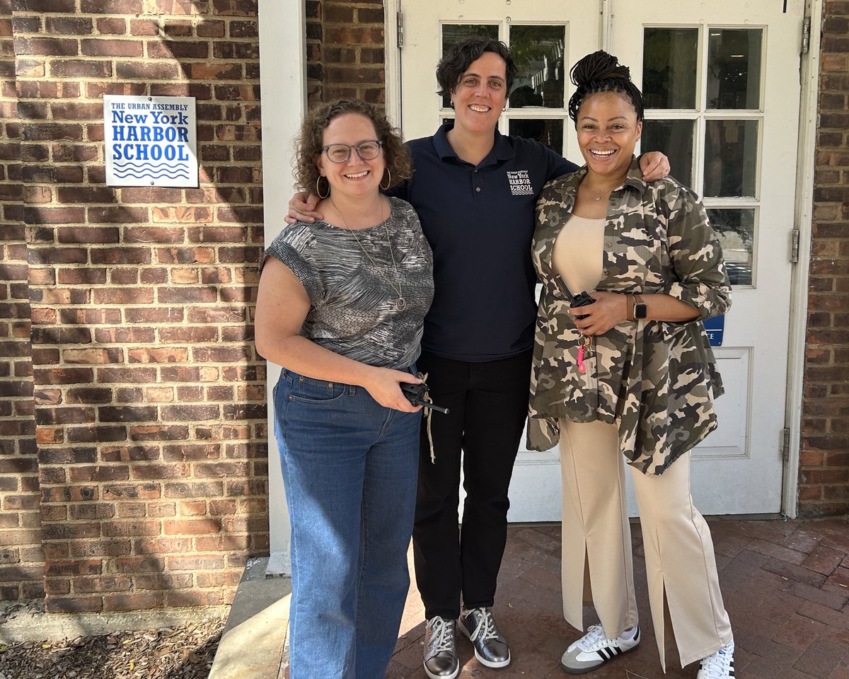 We are happy to announce Principal Aneal Helms! 
She will get to continue the great work she has been doing the last 8 years at Harbor. With the support of her two amazing AP’s Diana Halluska and Jackye Stephenson and of course the awesome faculty and staff.