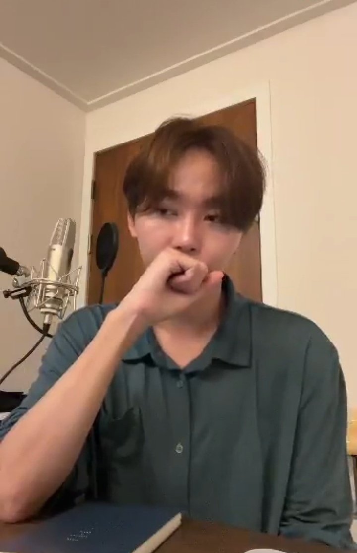 nishishua's tweet photo. kinanta nya lahat ng fav song ko feel ko tuloy kinocomfort ako ni kwannie kase sobrang napepressure ako sa mga gawain ko huhu thank you kwannie ilysm https://t.co/ToEhCRIHzD