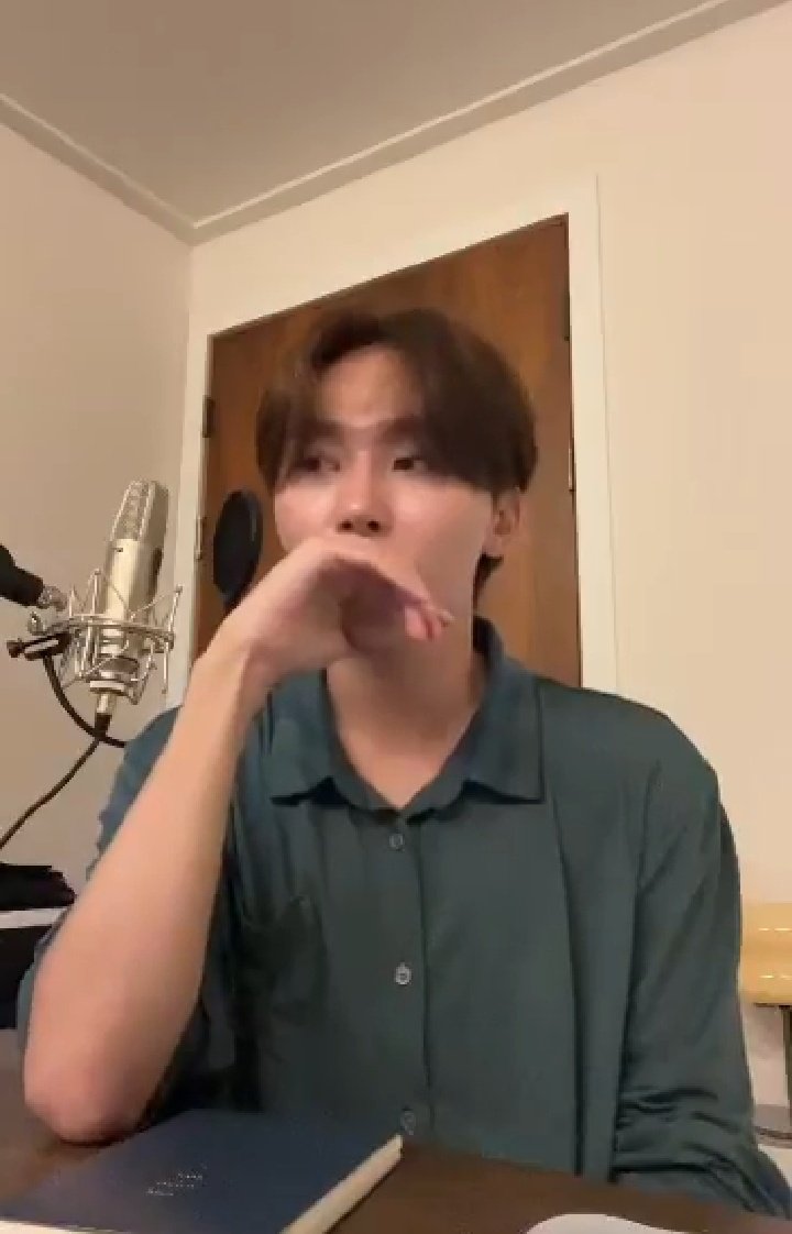 nishishua's tweet photo. kinanta nya lahat ng fav song ko feel ko tuloy kinocomfort ako ni kwannie kase sobrang napepressure ako sa mga gawain ko huhu thank you kwannie ilysm https://t.co/ToEhCRIHzD