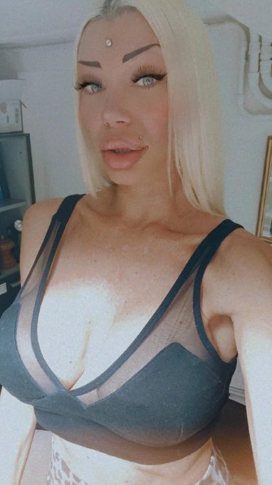 Questa sera ore 23.00 la bellissima Jennifer Ston 🌶 💦 💣 vi aspetta numerosissimi su 🔞https://t.co/Un1k7wQtwC🔞