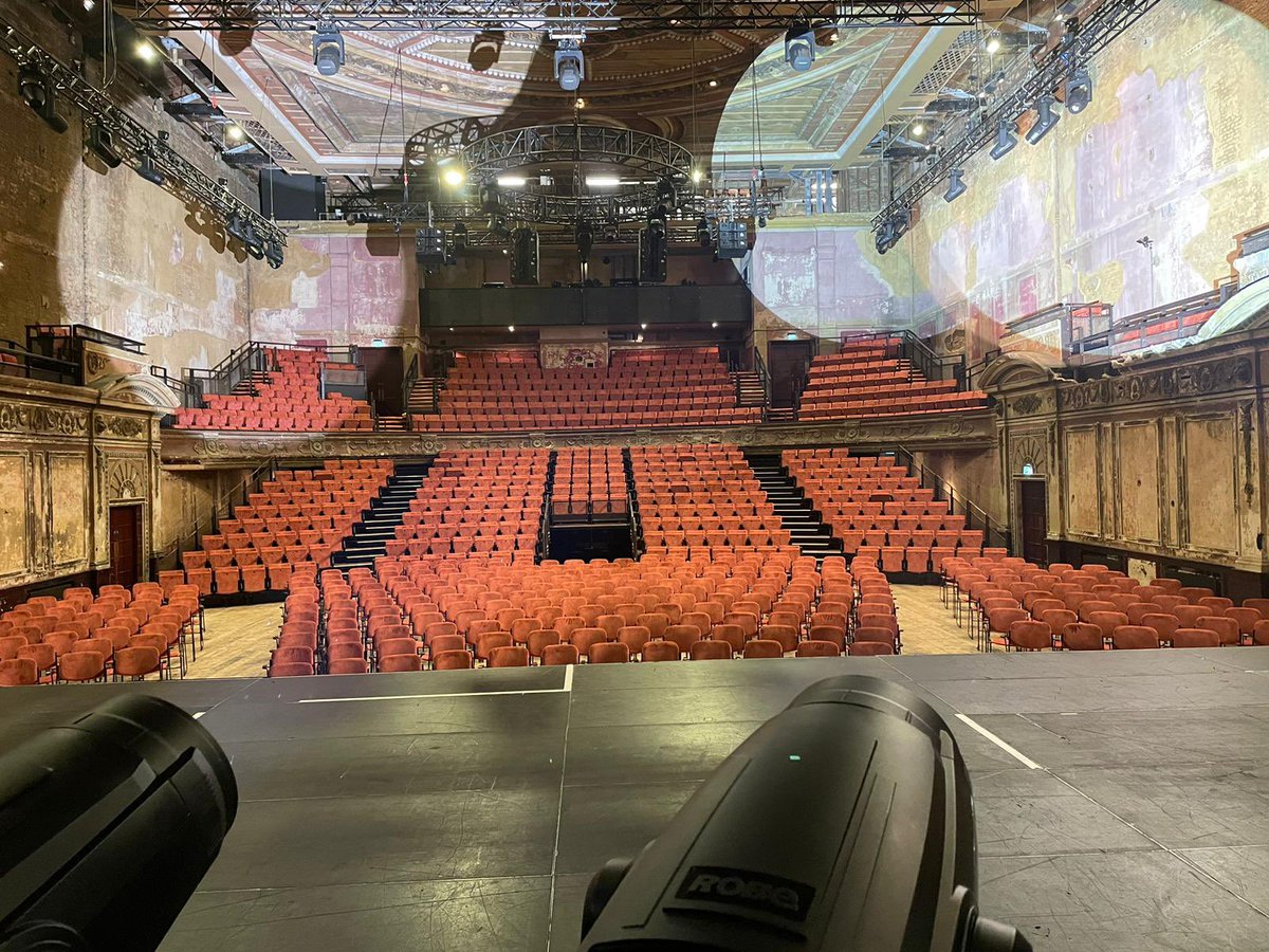 RobeAroundTheUK's tweet image. Set up and ready for London tomorrow as our #roberoadshow stops at Alexandra Palace. 

Doors open at 10am, so there’s still time to sign up in the link below or register for #RoboSpot training onsite. Look forward to seeing you there! 

landing.liveit.io/robe/robe-road…