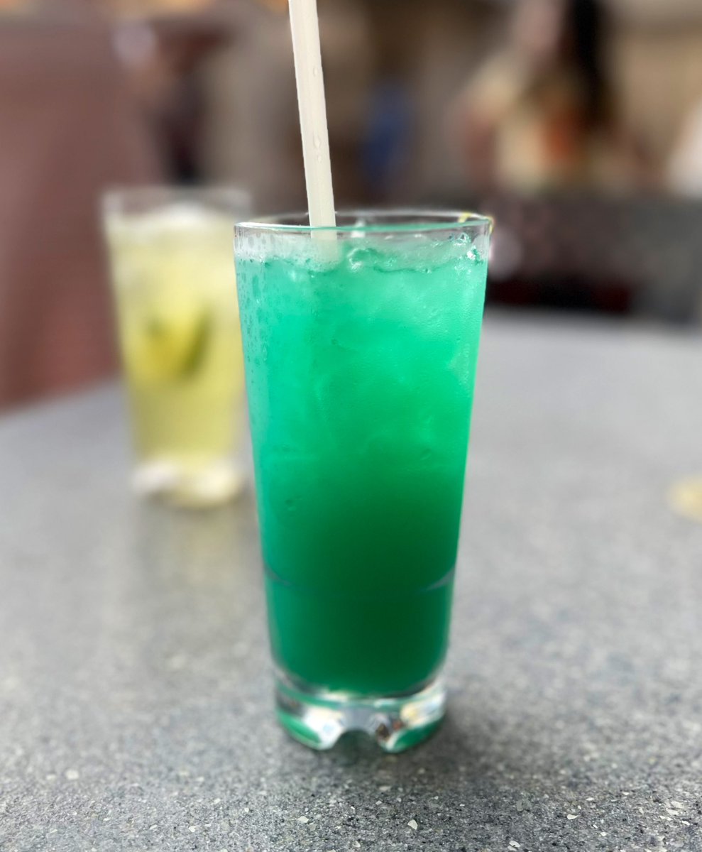 SalilKulkarniMD's tweet photo. You know you’re in #Hawaii when your drink takes on the color of the stunning, aquamarine water! 🏝️
In Oahu, HI for the conference of the year, #CHEST2023!
#CHESTAnnualMeeting #FunAndLearn #NoFilter
@accpchest https://t.co/UVVYpchw0T
