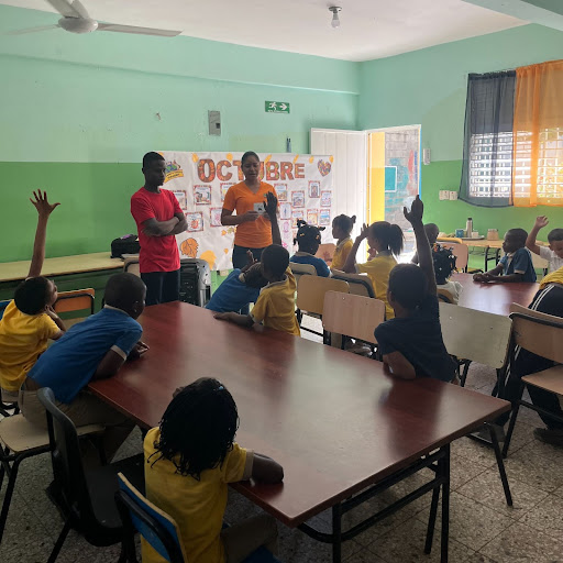 Yspaniola's tweet photo. This week we would like to take the opportunity to celebrate World Teachers’ Day! Thank you to all the teachers that dedicate their time to the Yspaniola mission. You are the ones that transform this community. #WorldTeachersDay #ProtectEducationFromAttack #RightToEducation https://t.co/glj5NQFh2a