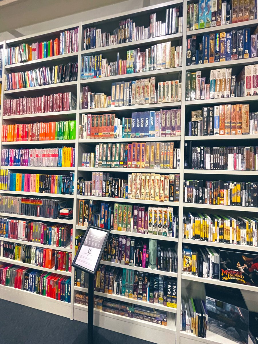 Today I had the opportunity to go through all the cool games at #embracergamesarchive. Out of the 80 000 I definitely spent most of my time in the #lucasarts section! 😍