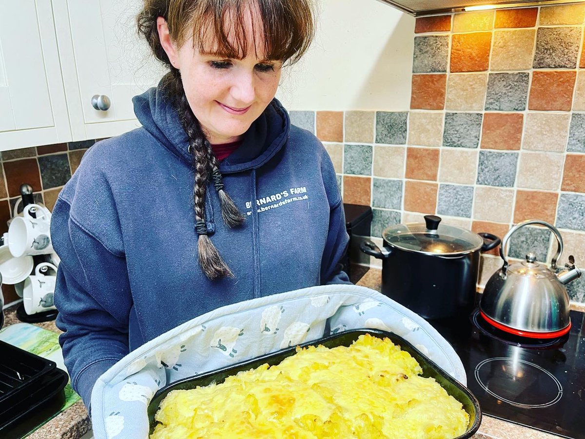 Anyone dug into their mutton box yet?! 📦 🍖 

Shepherd’s pie made with our own nutrient-dense minced mutton, spuds &amp; carrots. Cooked today in the slow cooker &amp; then baked in the oven with lashings of cheese on top 😋 🥕 🥔 🍖 🍽️ 🧀 

Perfick 🙌

#EatWellToFeelWell #EatLocal