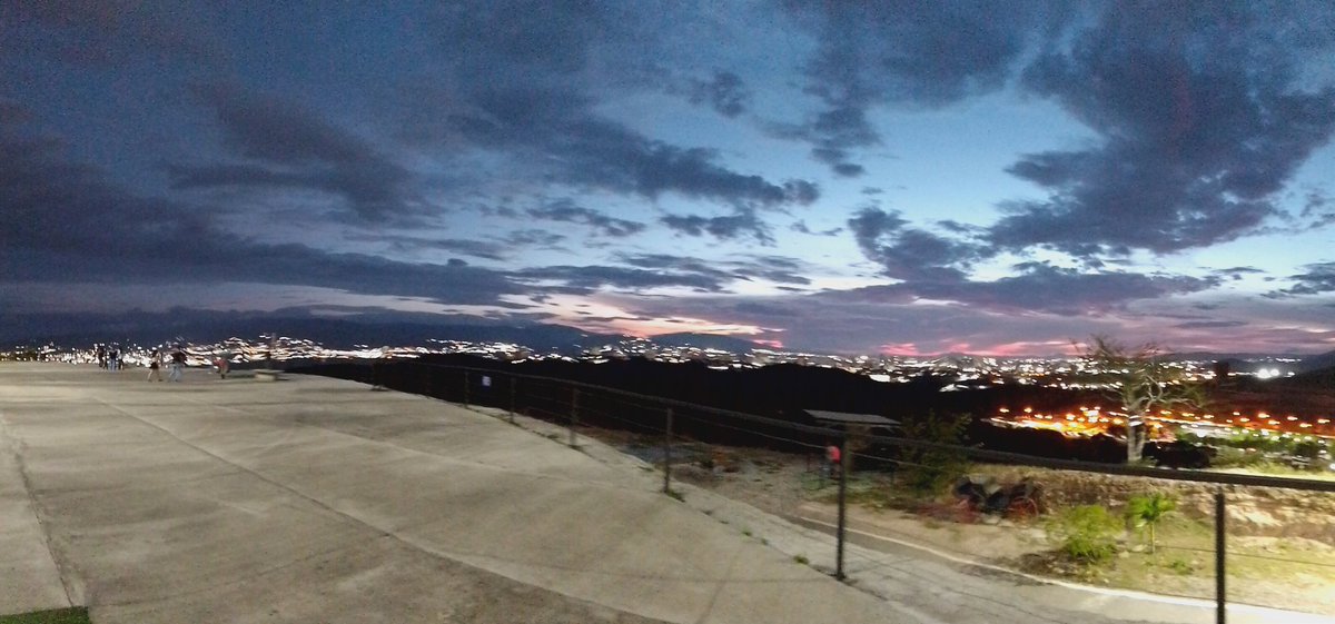 EDEX84's tweet photo. @culturaliteral1 Desde el colosal monumento el manto de la Virgen Barquisimeto Edo Lara Venezuela https://t.co/lQFSfjYc4m