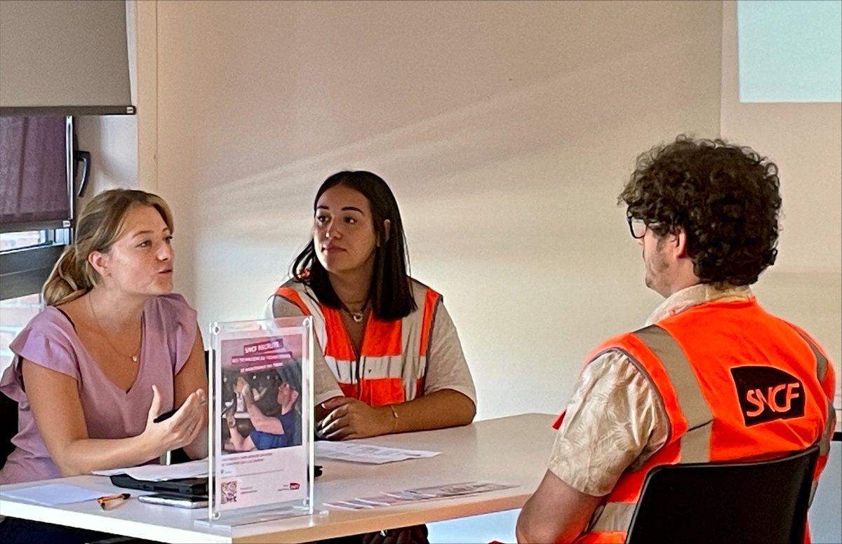 [SNCF Recrute]👷‍♀️
✅ Merci à toutes les personnes présentes vendredi au Forum de l'emploi du #Technicentre <a href="/Occitanie/">Région Occitanie</a> ainsi qu'aux équipes <a href="/SNCFVoyageurs/">SNCF Voyageurs</a> mobilisées pour les accueillir <a href="/lio_train_sncf/">liO Train SNCF Occitanie</a> @SNCF_Recrute
Pour nous rejoindre 👉 emploi.sncf.com