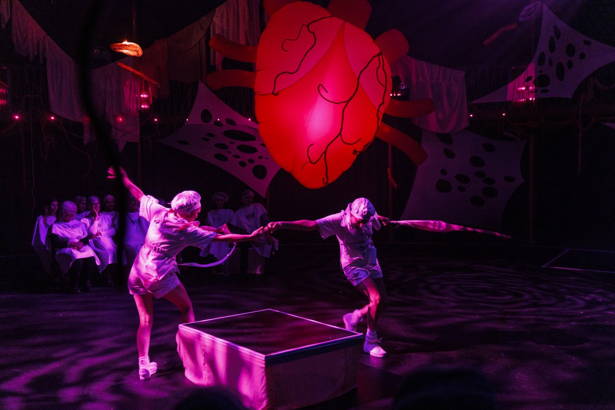 MyTheatreMates's tweet photo. Invisible conditions and surreal installations: @Justmurray reviews #TheWarInside @TheAlbanySE8 https://t.co/1sTqgkg9yN https://t.co/jTH33fKHHC