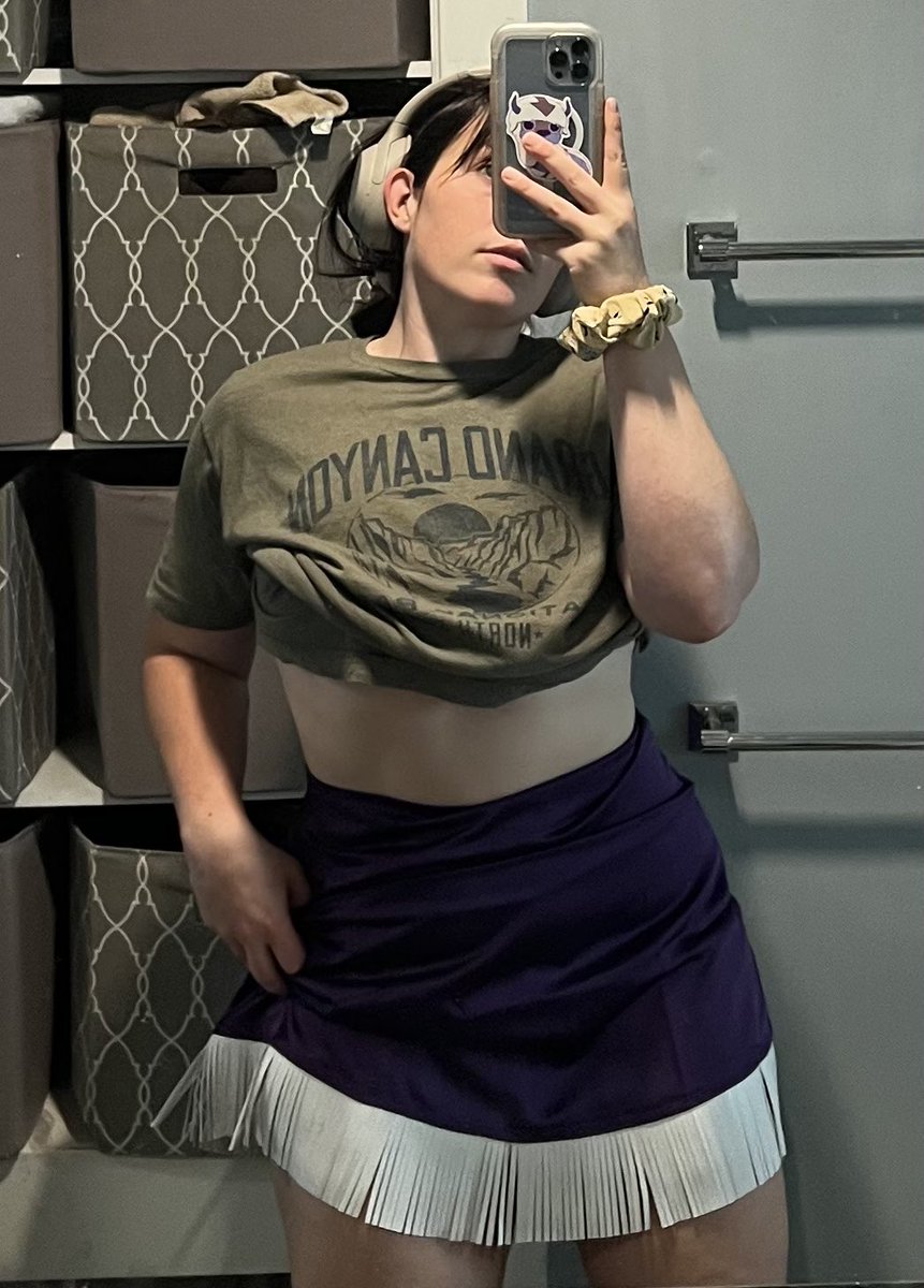 actualNicoRobin's tweet photo. What outfit could this be 🤔 https://t.co/lQdxTtvDaM