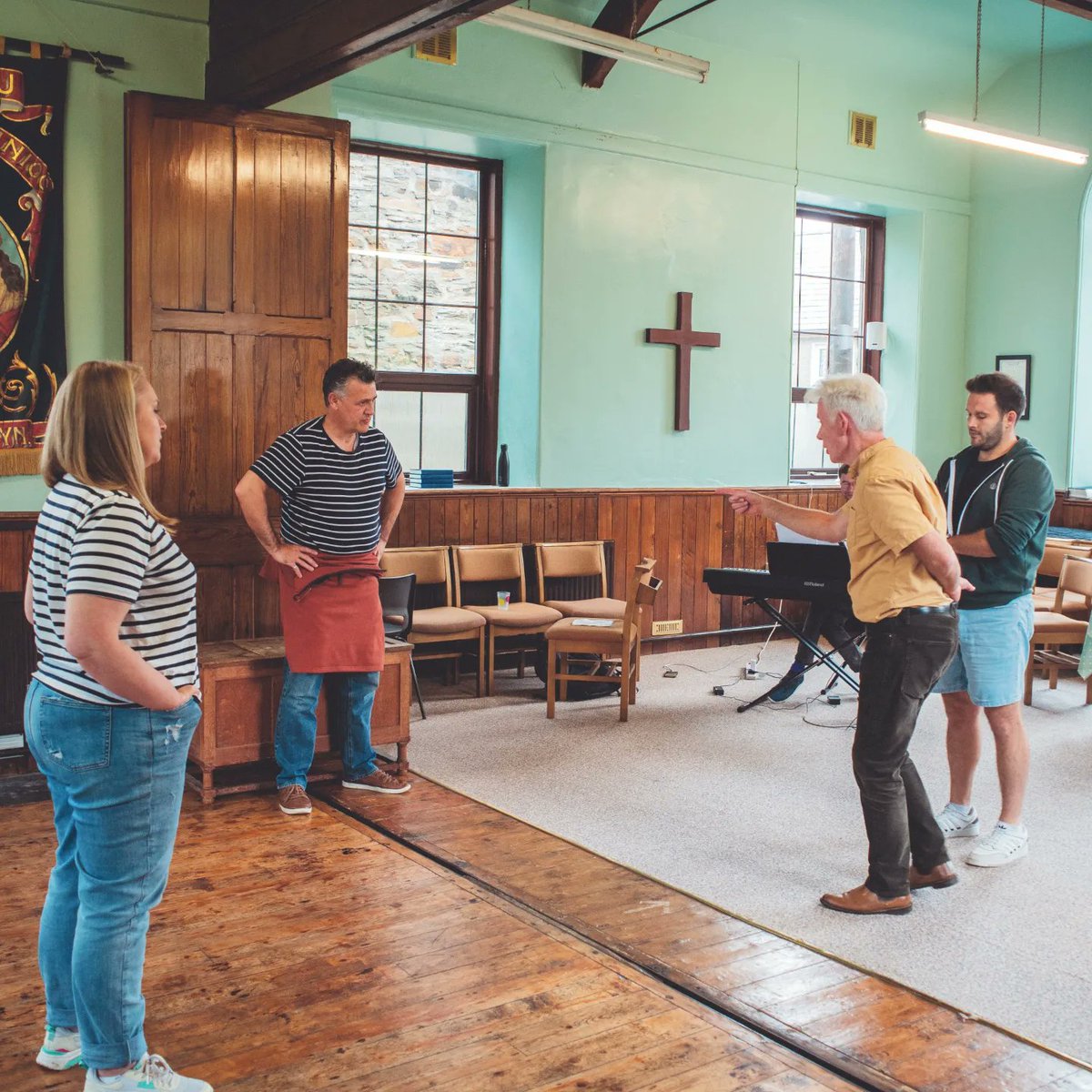 After three and a half weeks of hard work, the 'Peth Bach 'di Cawr' begins tomorrow at Neuadd Egryn Llanegryn !

We're so proud of the team's efforts and you're sure to love the show!

🎶☺️🎶

<a href="/SionedGwen/">Sioned Gwen Davies</a>
@ErinRossington 
<a href="/TrystanLlyr/">Trystan Griffiths</a> 
<a href="/RhysMeirion/">Rhys Meirion</a>
<a href="/SteffanLloydO/">Steffan Lloyd Owen</a>