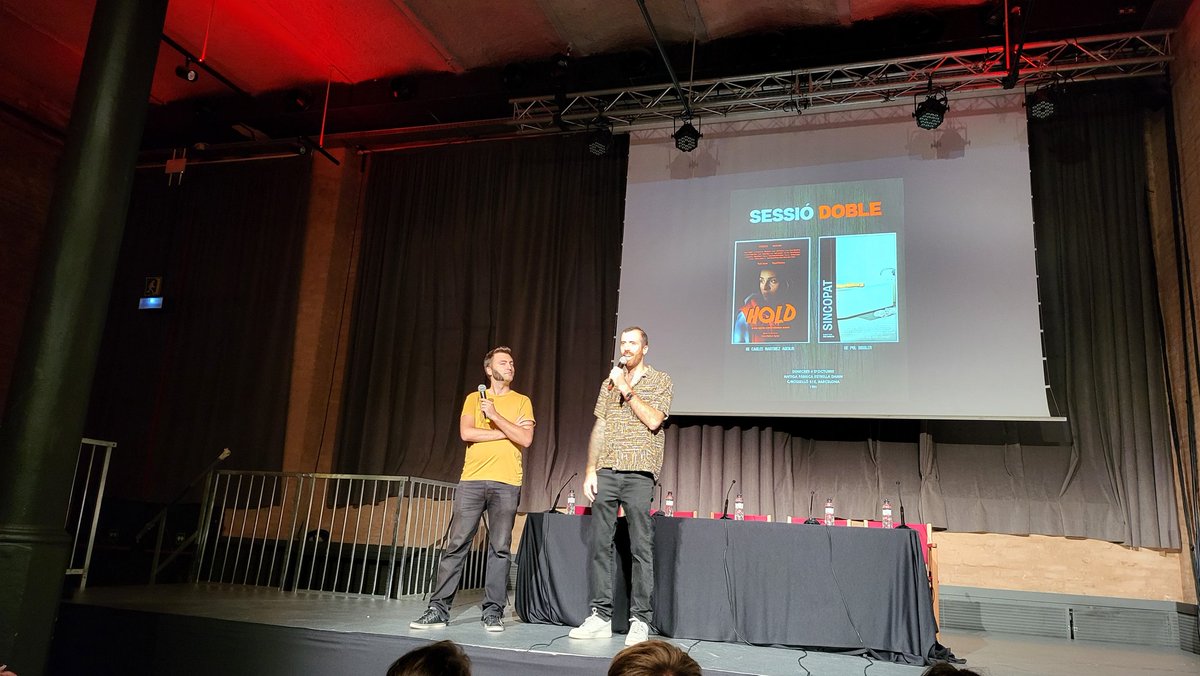 A la presentació dels curtmetratges HOLD, de <a href="/cm_agenjo/">Carles Martínez Agenjo</a>, i SINCOPAT, de <a href="/poldiggler/">Pol Diggler</a>, a l'antiga fàbrica DAMM. Un goig poder veure l'estrena dels seus projectes que, alhora, són espurna de nou talent creatiu!
Enhorabona!