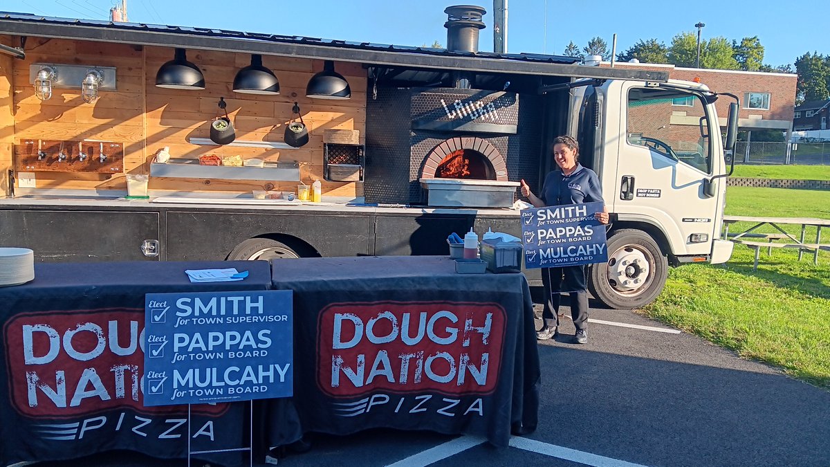 MaricellyVD's tweet photo. Best Pizza Truck Everrrrrr.!!!!!!!!!!!!!!!!!
This was a great event for Warren Smith, Candidate for Cortlandt Supervisor with George Pappas, Candidate for Cortlandt Town Council. We told folks to BANK YOUR VOTE!!!!!!
#Pizza #Cortlandt #LocalSlate #DoughNation #Pizza https://t.co/PijmFVJFVB