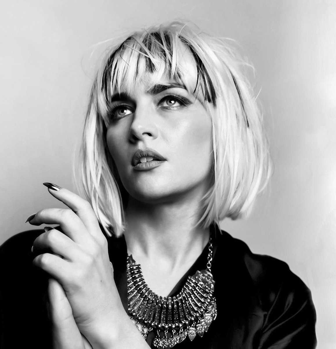 FassineMusic's tweet photo. ‘’Scream until your vision turns purple. Or catch a breath and say something next time because, this is your stop’’.
Listen to White Piano In San Diego!
https://t.co/NNOzoAqx6E
Portrait by our Jimmy.
#jimmyking #fassine #altpop #avantpop #femalevocals #electronicmusic https://t.co/ZPuEWtTWMa