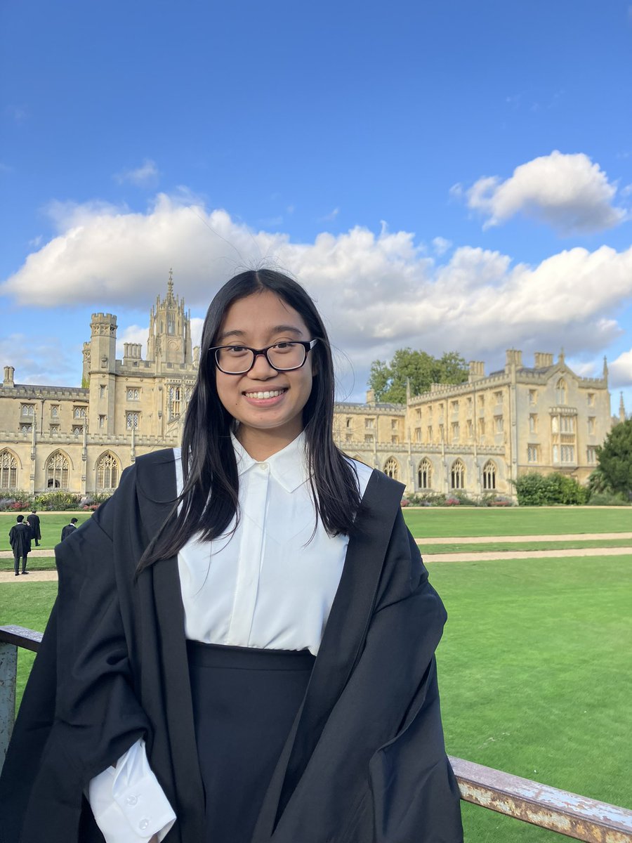 Officially matriculated @stjohnscam! ❤️ I’m looking forward to researching the morphological traits of Ediacaran organisms under the wonderful supervision of @EGMitchell @EdiaCharlotte & Jason Head in @CamZoology @ZoologyMuseum & @EarthSciCam kindly funded by @CamESS_CCLEAR! 🥰