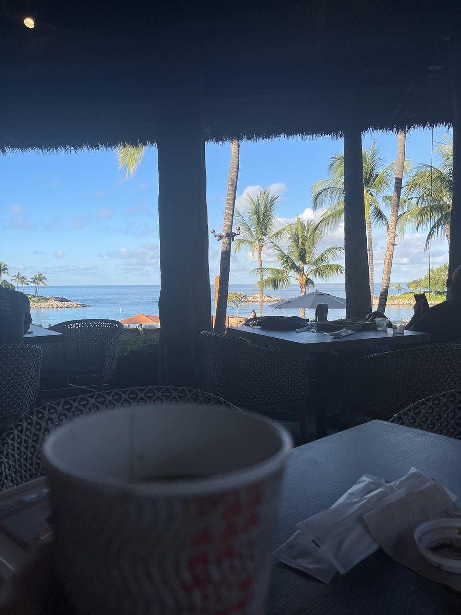 I found the perfect spot for my morning coffee☕️