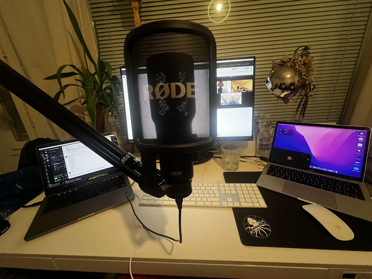 MKoikkalainen's tweet image. Ei meinaa riittää näytöt, kun keskustelee @ThatTerenius ja @JMajander kanssa. Jakson teemana Blame Canada  #NFLfi