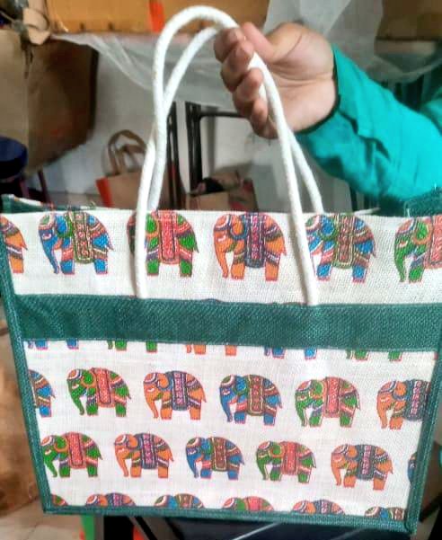 tgmepma's tweet photo. #KnowYourSHG-A product a day🛒
Planet friendly & pocket friendly Jute Bags in vibrant prints & patterns by Aman SHG, Korutla, #Jagtial
Shun the plastic gift wrap & go for our pretty jute bags!♻️🛍
For orders call 📞or watsapp📲
7396718780
@arvindkumar_ias
@KTRBRS
#Vocal4local https://t.co/hdjQYnIALM