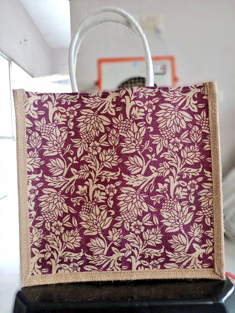 tgmepma's tweet photo. #KnowYourSHG-A product a day🛒
Planet friendly & pocket friendly Jute Bags in vibrant prints & patterns by Aman SHG, Korutla, #Jagtial
Shun the plastic gift wrap & go for our pretty jute bags!♻️🛍
For orders call 📞or watsapp📲
7396718780
@arvindkumar_ias
@KTRBRS
#Vocal4local https://t.co/hdjQYnIALM