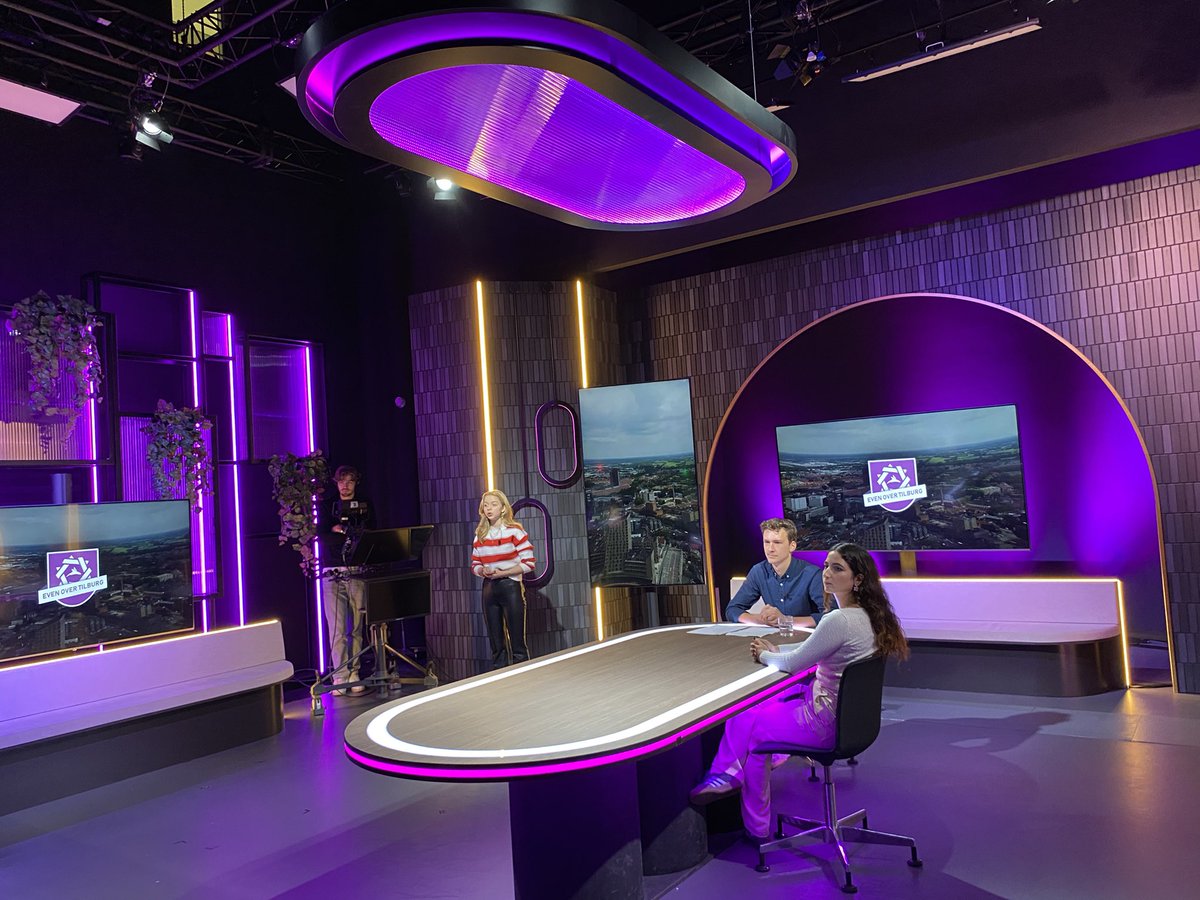 2e- en 3ejrs studenten Journalistiek van <a href="/FontysJourn/">Fontys Journalistiek</a> namen  vandaag de eerste aflevering op van ‘Even over Tilburg’. Een gloednieuw tv-programma voor opdrachtgever <a href="/omroeptilburg/">omroeptilburg</a>.  Voor de meesten de eerste kennismaking met het televisievak. Vrijdag te zien!