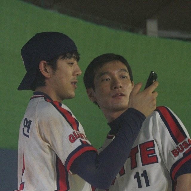 hstkp_'s tweet image. พี่โจปางชเวดงวอนคือหล่อมากจริง หล่อแบบตะโกน จังหวะโยนลูกเบสบอลคือเหมือนปาใจมาให้คนดูอ่ะเท่เกิ้นคุณพี่🥹💖