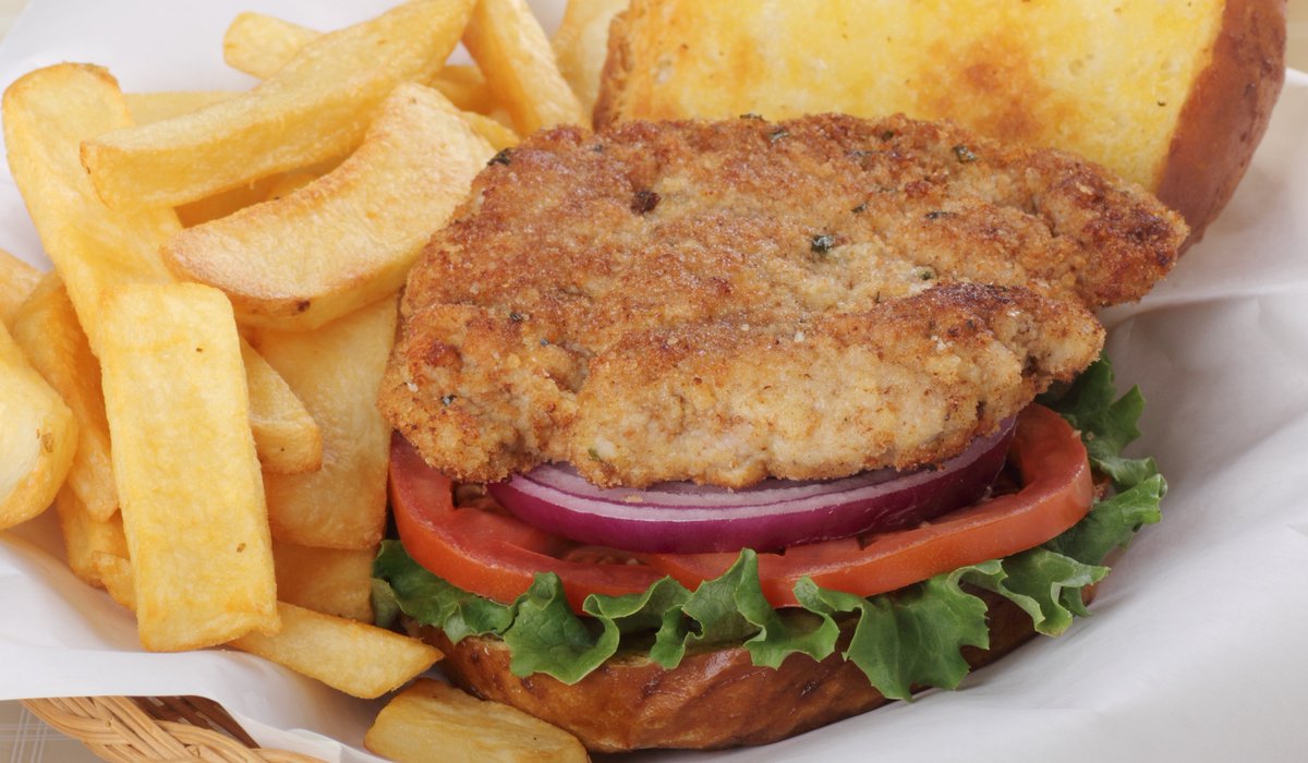 Happy #Porktober! October is #NationalPorkMonth and if you're looking for a fun way to celebrate, check out the Indiana Tenderloin Lovers Trail! 🐽📷

Learn more → visitindiana.com/indiana-passpo…
