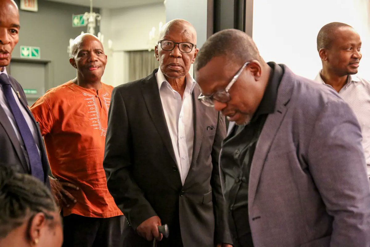 VisionView_SR's tweet photo. We are live at Solomon Stix Morewa book launch and in our midst are legends who played a vital role in what our national teams and South African football is today 🇿🇦⚽️🏟.
Stream us now for all the interview chats with the legends ✨️
#vvsr
#bafanabafana
#bafana https://t.co/j20FXiiPyI