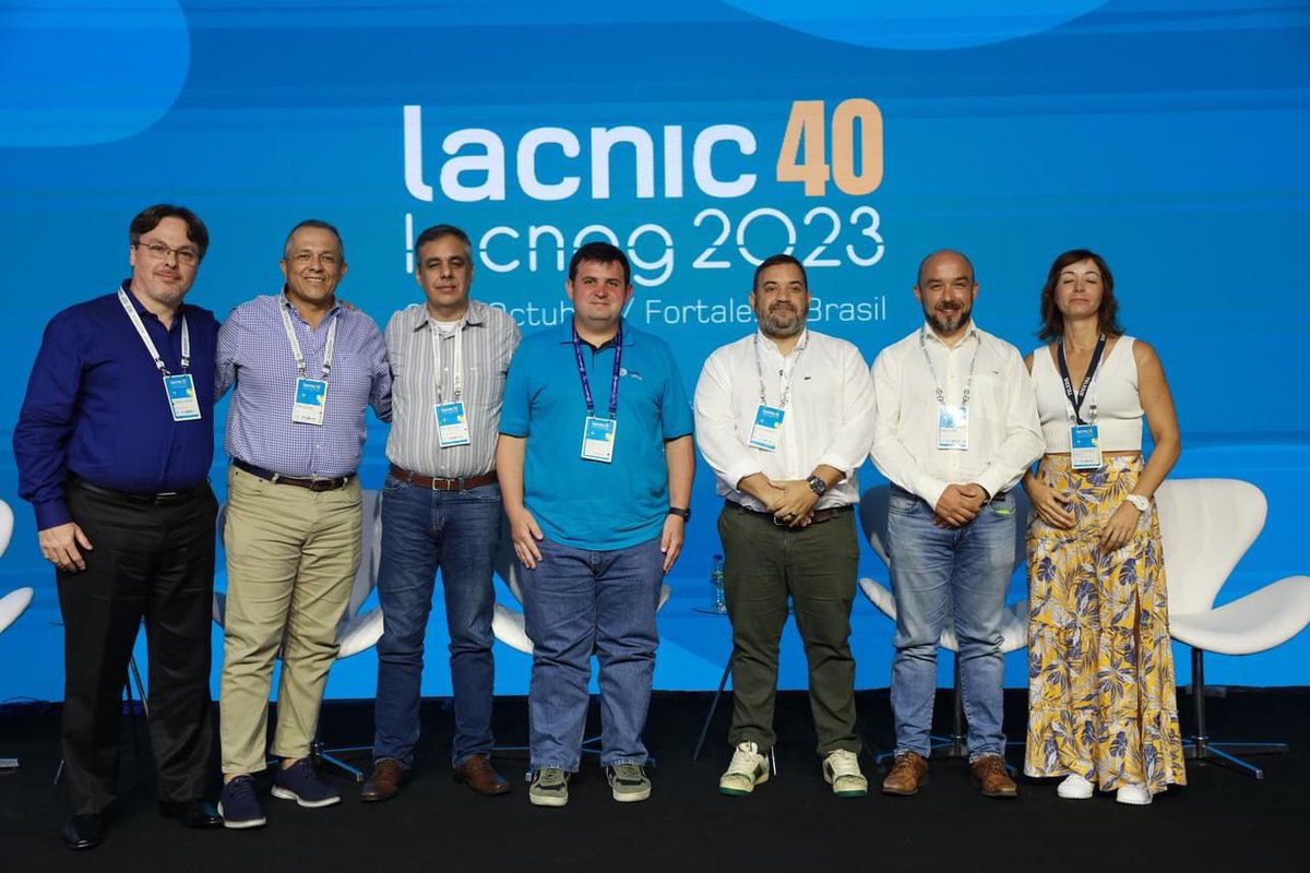Brazil and Portugal, at the same time talking about submarine telecom cables!!! Amazing topic!!
<a href="/RafaLozanoTelco/">Rafa Lozano</a> 
#lacnic