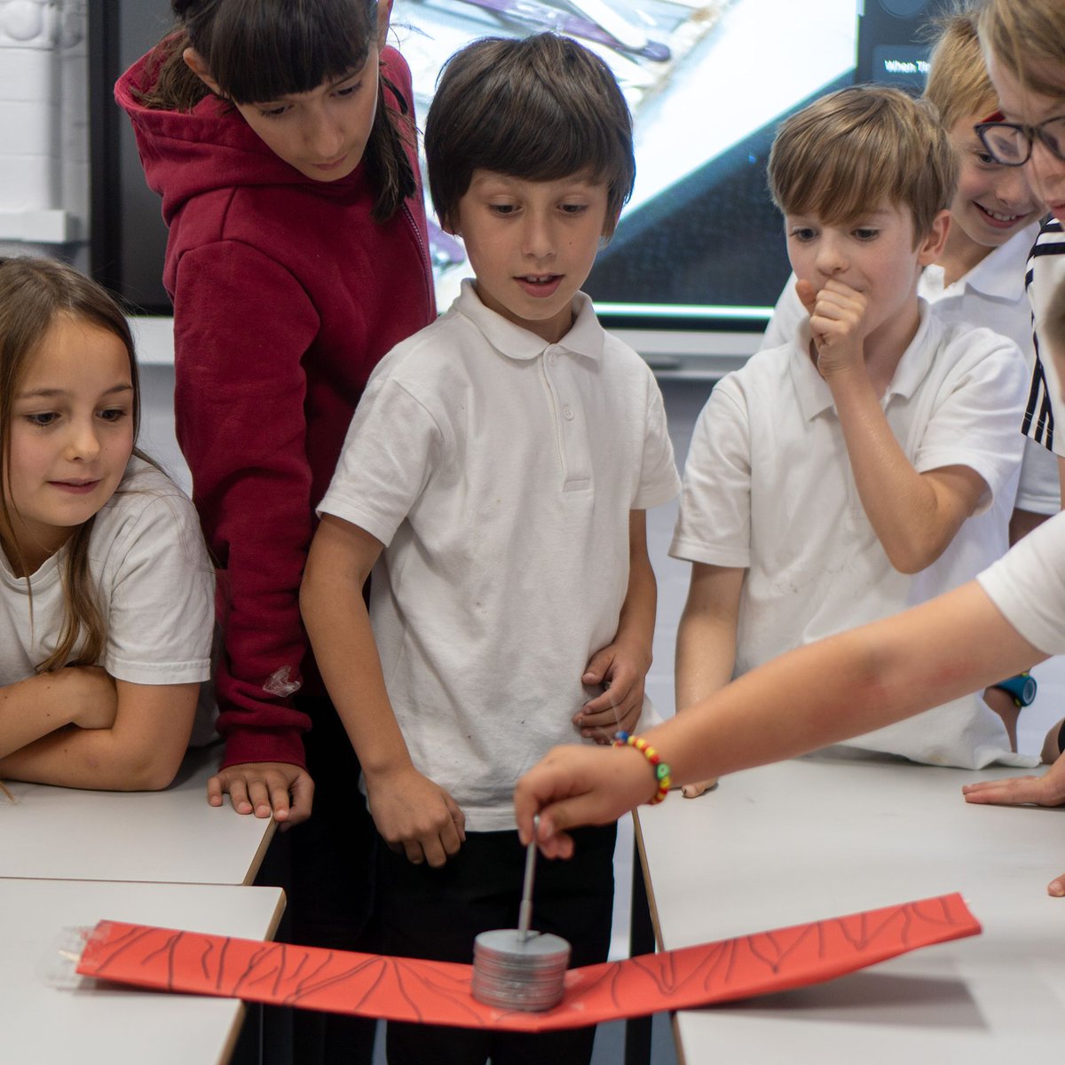 aveea_org's tweet image. Incredible talent at South Harringay Primary School! 🌉 Our second Aveea workshop ever, and these young engineers built bridges that held nearly a kilo! At #AveeaAcademy, we're constantly amazed by the potential of our students. 💪🚀 #BridgeBuilders #YoungEngineers @HaringeyEduc
