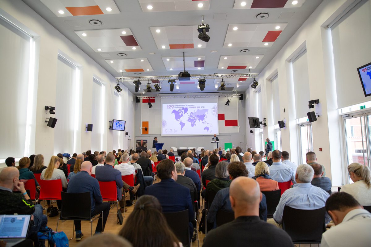 Au-delà des plus gds événements sportifs, la France accueille sur son sol nombre de forums/conférences/séminaires

Ravi d’avoir participé ce matin à l’ouverture du forum de l’association internationale des centres de performance sportive organisé par et au coeur de l’@INSEP_PARIS