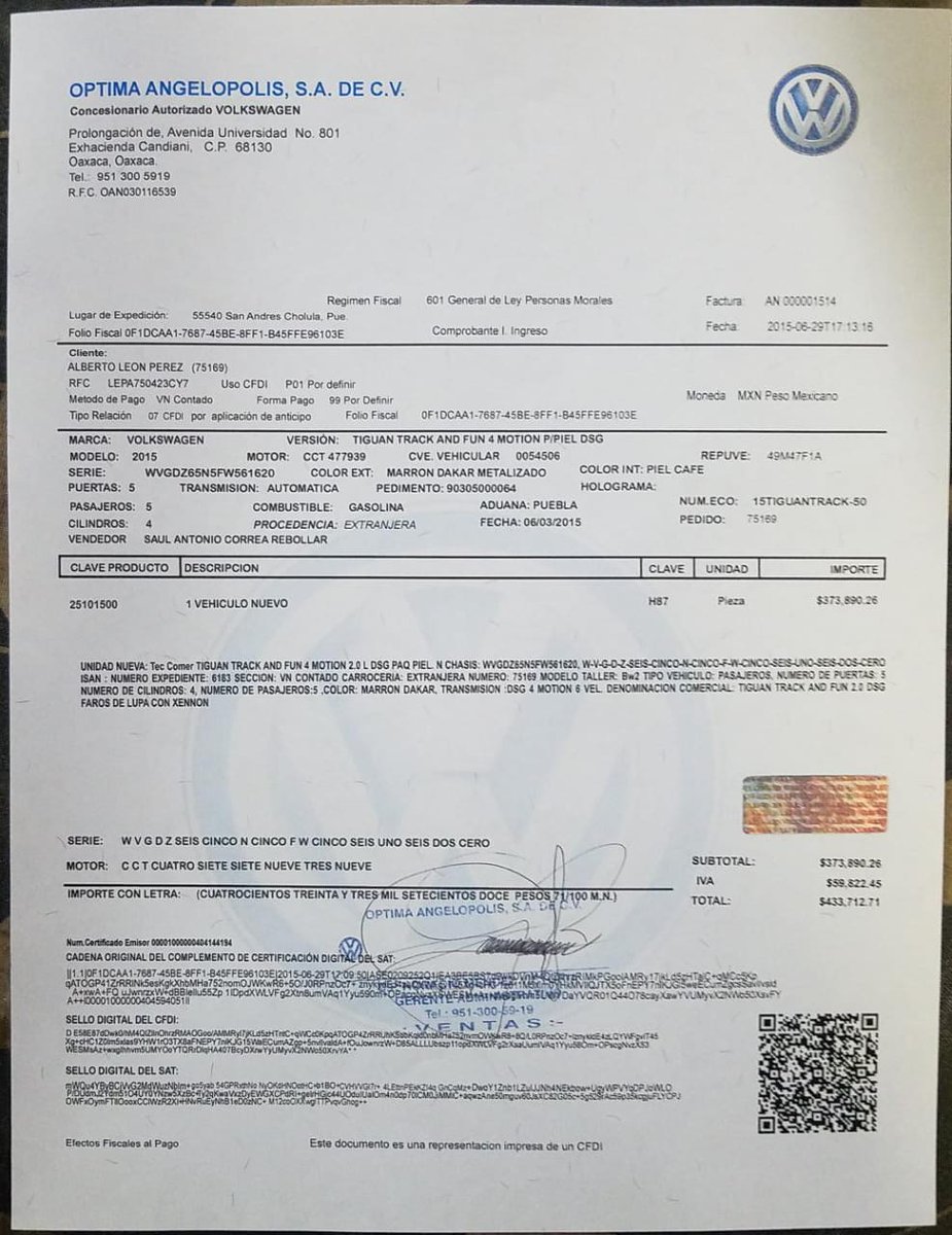 cuartodemillamx's tweet photo. Yo tuve un caso de esos compré una #vw #Tiguan 2015 en el estado de #México dónde la persona que vendía era una señora ya de edad avanzada y si tenía tarjeta de circulación, factura, pago de #factura, pagos de tenencias del 2015 hasta la fecha, carta factura, la camioneta se veía bien, no se veía alterada de su número de serie porque lo revisé, cheque la factura ante hacienda y la factura estaba timbrada ante el #SAT, yo soy originario de Zacatecas y fui por ella a México, antes de comprarla consulte un seguro de auto me la checo el asegurador obvio por medio de número de serie me comentó no tenía reporte no había sufrido accidente, entonces pues más confiado fui, ya una vez pagada la camioneta me regreso a #Zacatecas, sin ningún problema en el camino ni retén nada todo bien, el problema empezó cuando empiezo hacer cambio de propietario, me dicen mi factura es apócrifa, yo bien sacado de onda dije como si tengo carta factura, tengo el comprobante del pago de la factura, me mandan al ministerio público a qué la autoridad revise mi camioneta checan número de serie y me dicen se ve bien no se ve alterado entonces en mi pensar dije la factura es la del problema me comunico a la agencia pues ahí me dicen esa factura no fue emitida por ellos ahí empezó mi sufrimiento, en mi pensar dije bueno si en Zacatecas no puedo me voy al estado de #Aguascalientes ahí viven mis familiares y empiezo hacer el trámite para mis placas y en Aguascalientes yo no sabía que es todo un proceso bien donde hay personas capacitadas para checar los carros de todo a todo la llevo y lo primero que hicieron  metieron un scaner, primera altera el número de serie no coincide con el del chasis, le ponen un líquido especial al número de serie del chasis y se empieza a desprender pintura y se empieza a notar todo.tayado, para esto yo iba con la idea de que ya lo habían revisado en mi estado y me dijieron se ve todo bien, y la realidad fue otra, salió la información verdadera era una Tiguan 2011 no 2015 tenía reporte de robo de agosto yo la compré en septiembre del mismo año, tenía copia del INE de la perona que me lo vendió pues también era falsa la INE, gracias a Dios no me llevaron preso, tenía también una carta responsiva firmada por la vendedora y de nada sirvió, me quedé sin camioneta sin dinero para pagar abogado para tratar de recuperarla, la verdad ahorita el fraude vehícular a ido subiendo de nivel cada vez más