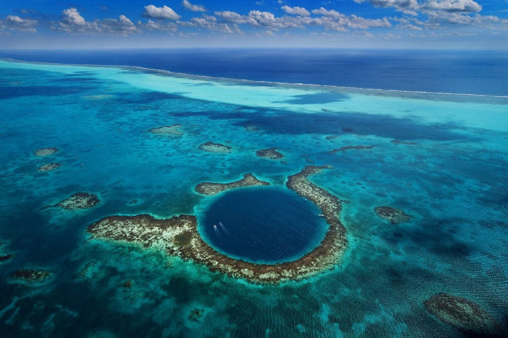 TRAVEL364DAYS's tweet photo. Is #Belize🇧🇿 the most breathtaking country in Central America😍😍? 
Here's the best 5 things to see 💙:

🏝️ Ambergris Caye 
🏞️ Mayan Ruins of Xunantunich 
🌅 Great Blue Hole 
🌿 Cockscomb Basin Wildlife Sanctuary 
🏖️ Placencia https://t.co/wsIcCn0J6R