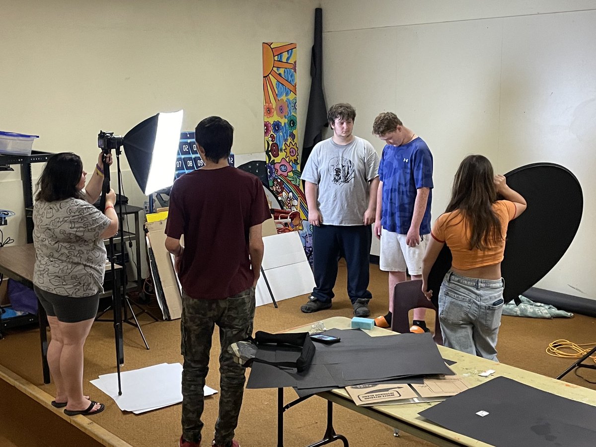 Eastside_RTV's tweet photo. Mr. Doyle’s Movie Making class in production… ⁦⁦@eastside_ravens⁩ https://t.co/5e0M9JJPKy