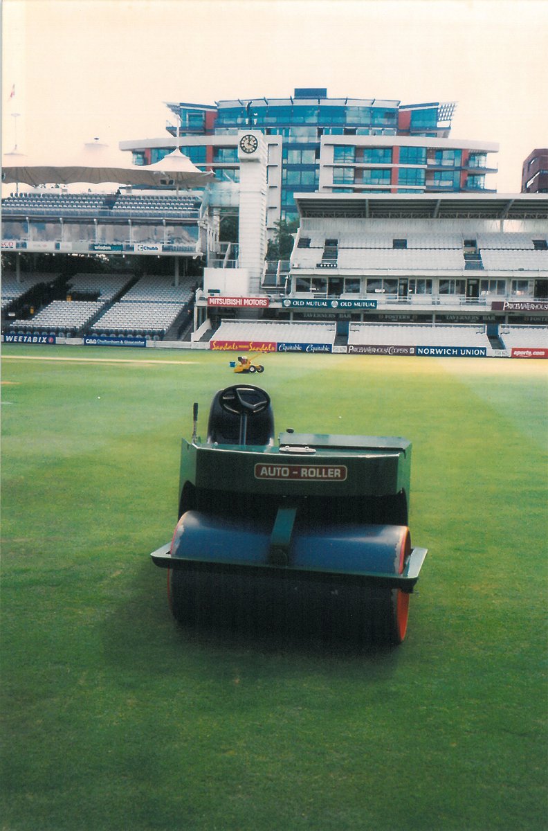 auto_roller's tweet photo. Classic Roller at a Classic Venue for Cricket 🏏 

Keeping our eyes glued to tomorrow's Opening Game vs New Zealand in England's CWC Campaign 📺 

#cricketworldcup #cricketupdates  #cricketlover #cricketfever #lordscricket #lordscricketground #pitchcare #turfcare #engvsnz https://t.co/ov681EB4Co