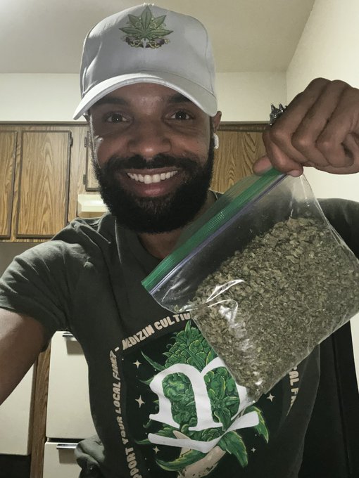 Who Loves To Smoke &amp; Fuck! I LOVE TO ROLL UP WHILE IM IN!   https://t.co/FJWTDLKHXb https://t.co/RMG<a href="/tag/thegoat"class="tags"><span>#thegoat</span></a><a href="/tag/doggystyle"class="tags"><span>#doggystyle</span></a><a href="/tag/bigdog"class="tags"><span>#bigdog</span></a>