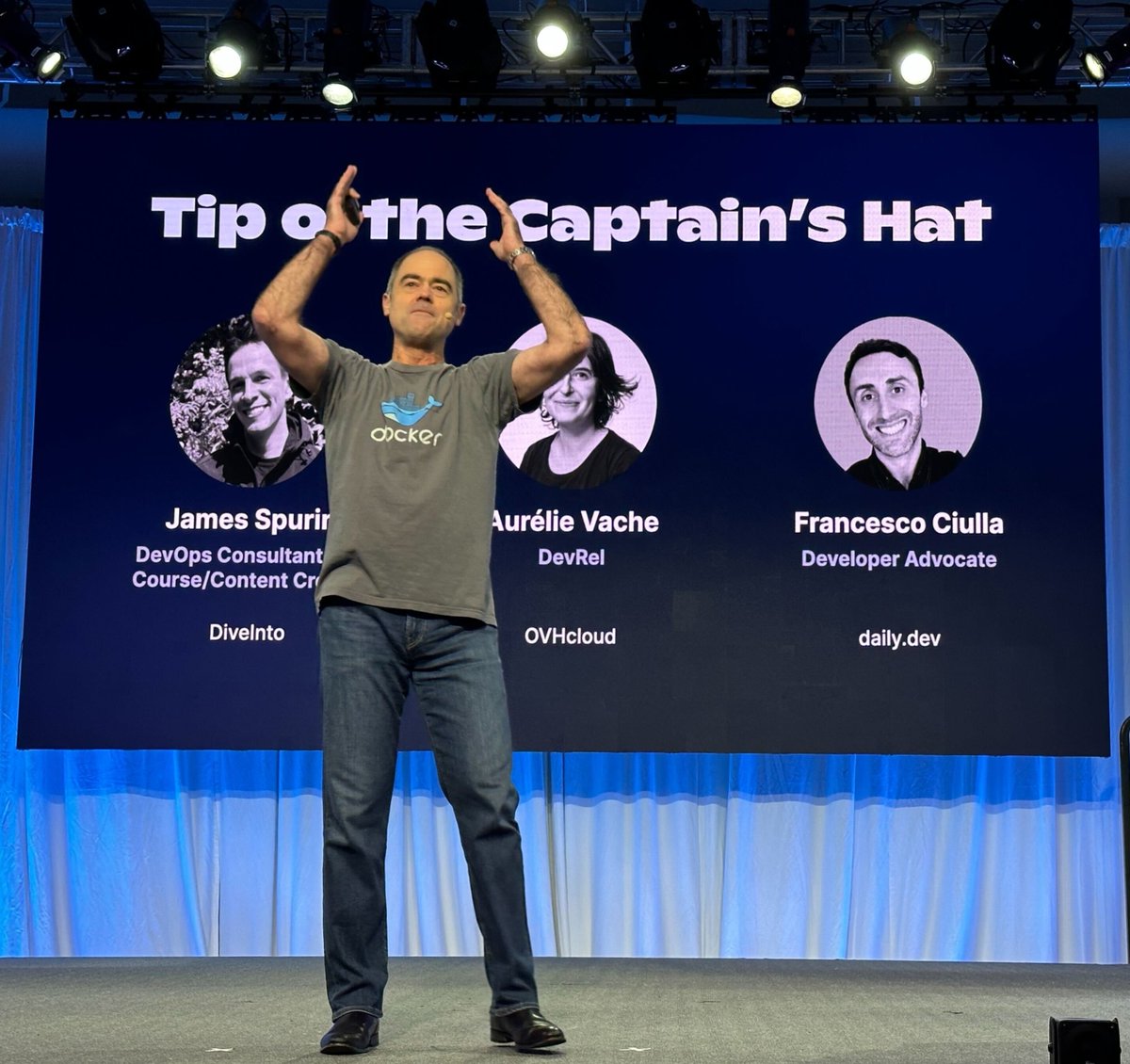 FrancescoCiull4's tweet image. Being recognized as a consistent content creator by the Docker CEO at the #DockerCon is an amazing sensation, thank you @scottcjohnston and the Docker team🐳🐳🐳