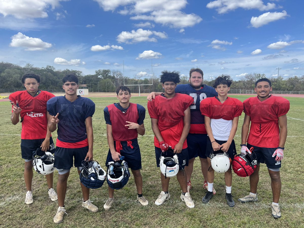 Veterans Memorial Football™️ tweet media