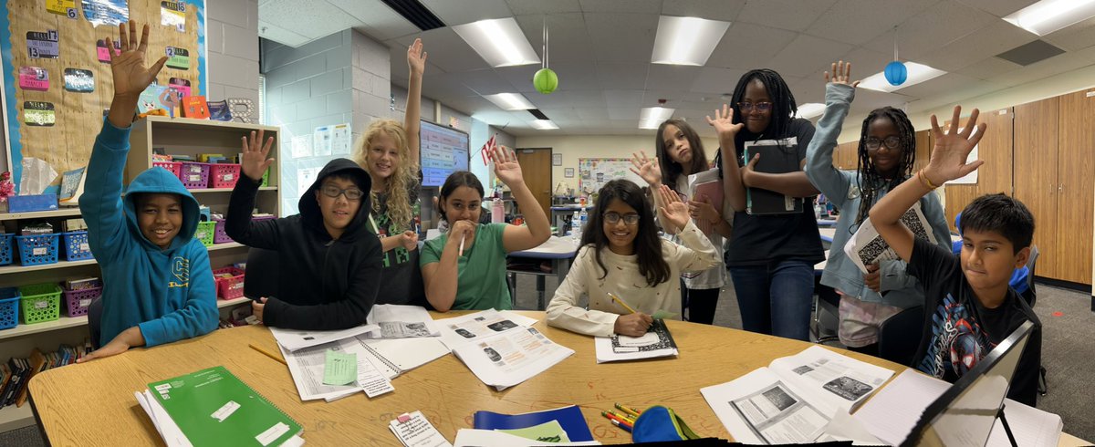 Ms_Ferraresi's tweet photo. Had to snap a picture of my entire guided reading group ready to share today!! #muirmoment #weare54 https://t.co/edAor0ogCl