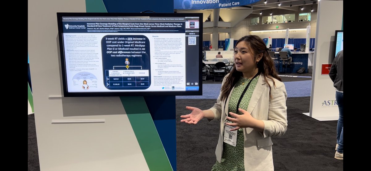 Awesome lab member @VictoriaSWu_ (@CWRUSOM MS3) giving her #ASTRO23 poster presentation on the #FinancialToxicity of #RadOnc treatment duration in early-stage breast cancer!
#WeWhoCurie #WomenWhoCurie #bcsm #RepresentationMatters