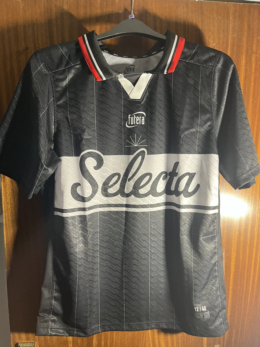 Luk98Luke's tweet photo. @Futera @partadam Can I just congratulate you on how fire the SELECTA Membership rewards are. The shirt and scarf or fire, and I love that I hit a 1/1 Ronaldo. Well worth the wait https://t.co/Ubxf47Jacc